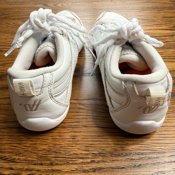 Varsity Charge Girls Sideline Cheerleading Shoes white Athletic Sneakers Size 4 - Picture 6 of 12